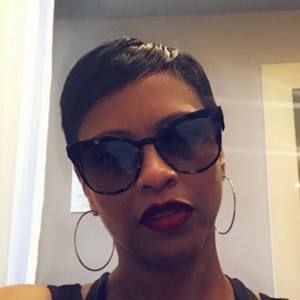 Meet your Posher, E maxine